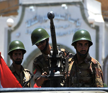 48 falencias en violencia en Pakistán entre la agente de seguridad y militantes