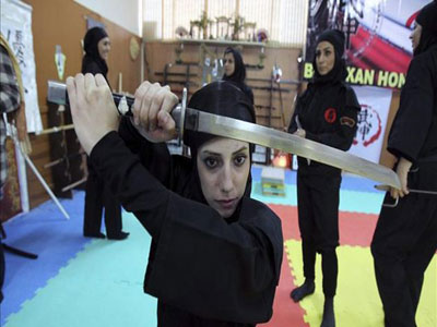 Irán suspende las actividades de Reuters