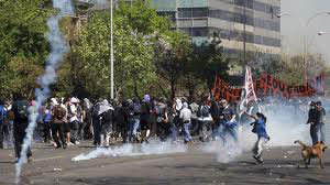 Disturbios tras la manifestación estudiantil en Santiago