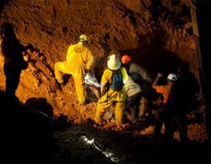 Perú reclama ayuda de expertos para rescatar a mineros atrapados