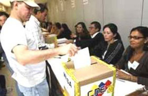 Chávez lleva amplia ventaja de cara a los comicios
