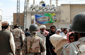 Atacan escuela islámica en Pakistán
