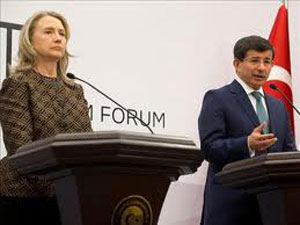 Clinton llega a Turquía para examinar la situación en Siria