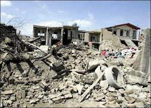 Asciende a 306 el número de muertos por los terremotos en Irán