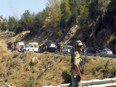 10 soldados turcos muertos y 60 heridos al atacar un convoy en sureste de Turquía