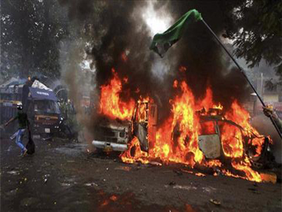 Al menos 10 muertos por un coche bomba en Pakistán