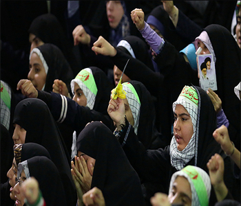 Imam Jamenei: Hegemonía mundial seguirá con sus complots contra Irán