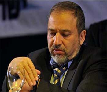 El ministro israelí de Exteriores podría dimitir al ser inculpado