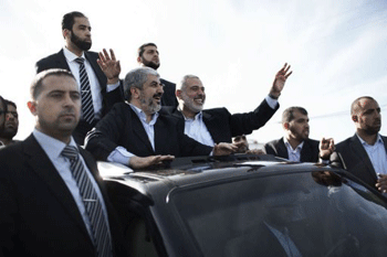 El jefe en el exilio de Hamas visita Gaza por primera vez