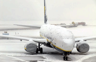 nevadas aeropuertos de ue Paralizados los principales aeropuertos europeos por la nieve