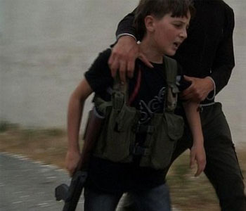terroristas+menores+siria2 Grupos armados en Siria reclutan a menores