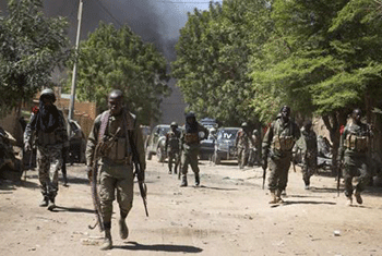 Tropas malienses y francesas combaten en las calles de Gao