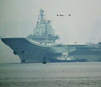 Liaoning+portaaviones+china El primer portaaviones de China atraca en el puerto militar de Qingdao