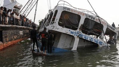 naufragio de un barco en banglades Al menos 50 desaparecidos en un naufragio en Bangladés