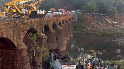 accidente de la india Accidente de autobús en La India causa la muerte de 37 personas