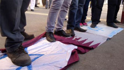 manifestacion en egipto contra qatar e "israel" Egipcios queman banderas de Qatar e “Israel”