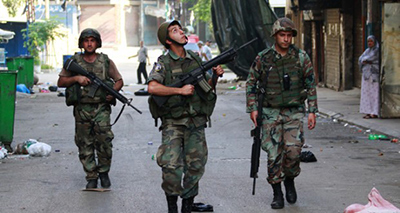 soldados patrullan las calles en tripoli