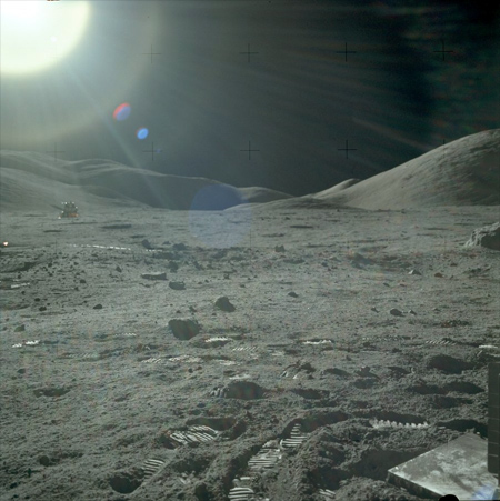 El robot chino YuTu determina la composición del suelo lunar