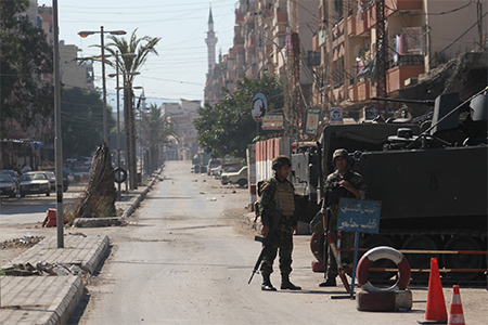control militar en tripoli