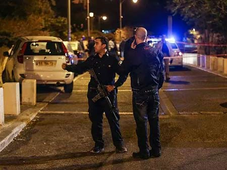 policia israeli Disparan contra un rabino ultraderechista en Jerusalén