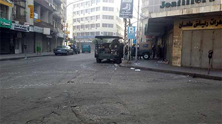 las calles de tripoli estan vacias salvo de los militares Partidarios de Daesh y Al-Nusra en Líbano encienden Trípoli
