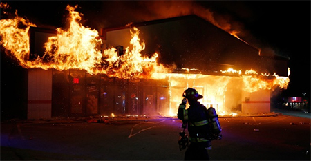 incendios en ferguson Indignación en Ferguson tras conocerse el fallo del caso Brown