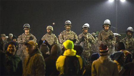 relativa calma en Ferguson Relativa calma en Ferguson después de tres días de protestas