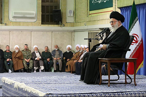 Imam Jamenei Jamenei respalda la ampliación de conversaciones nucleares