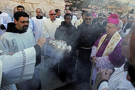 el patriarca de Al Quds, fuad Twal El patriarca de Al-Quds exhorta a reconstruir Gaza y acabar conflictos