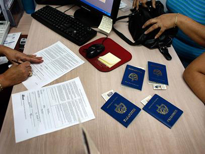 Cuba suspende sus servicios consulares en EEUU