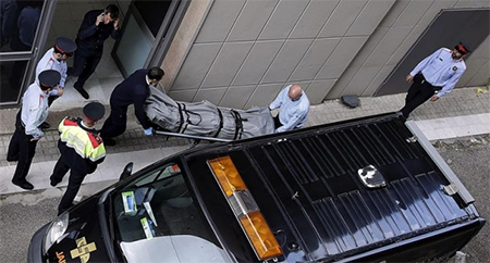 crimen con una ballesta en Barcelona Un profesor muerto por disparos de ballesta en un instituto de Barcelona