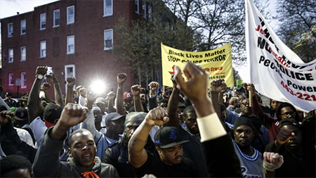una marcha de protesta en Baltimore Polémica por el racismo policial en EEUU