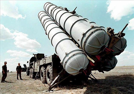 sistemas defensivos antiaéreos S-300 Irán saluda la decisión rusa de levantar el embargo