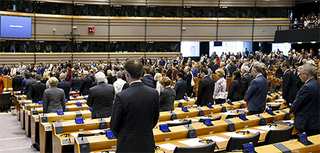 un minuto de silencio en el Parlamento Europeo El Parlamento Europeo pide a Turquía que reconozca el genocidio armenio