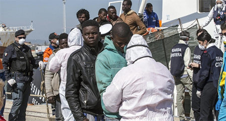 supervivientes rescatados del naufragio de un barco La UE propone 10 medidas para responder al drama de la inmigración
