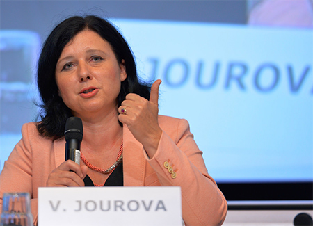 la comisaria europea de justicia, Vera Jourova La comisaria europea de Justicia alerta del flujo terrorista desde Europa