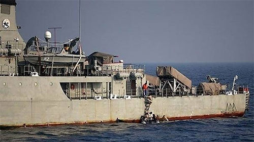 Barcos iraníes se dirigen al Golfo de Adén Buques de la Marina Iraní se dirigen al Golfo de Adén