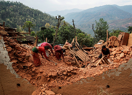 labores de rescate en Nepal La lluvia dificulta las labores de rescate en Nepal