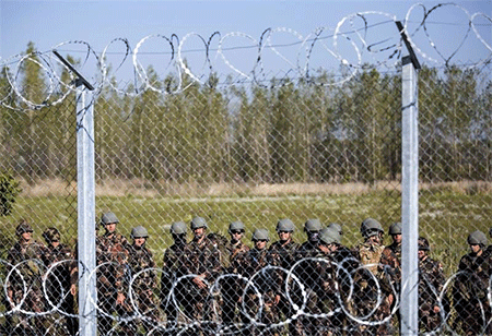 alambradas impiden a los refugiados llegar a territorio europeo Rechazo europeo a los que huyen de las atrocidades de Daesh