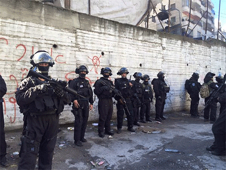 soldados israelíes durante el asalto al campo de Shaafa La ocupación israelí demuele vivienda de un mártir palestino