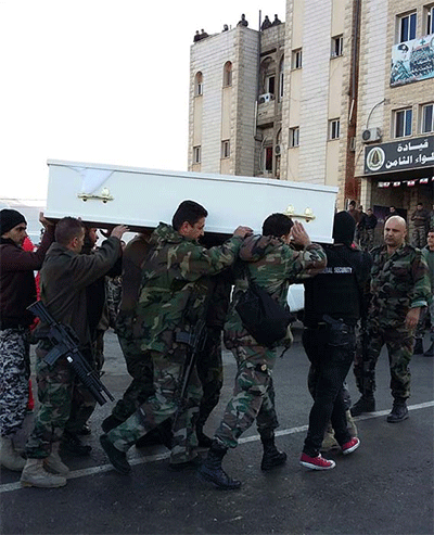 el cuerpo de Mohamed Hamiye llevado a hombros de sus compañeros Inician en Líbano el canje de terroristas presos por soldados secuestrados