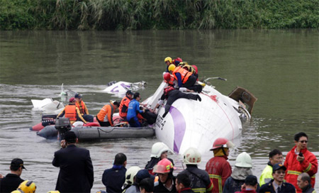 accidente de TransAsia Airways Un avión de TransAsia Airways se estrella en Taiwán