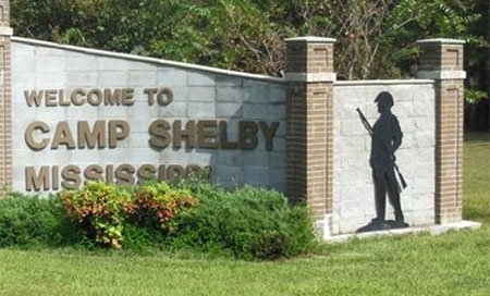 la Base de entrenamiento militar de Shelby Disparan contra una base de entrenamiento militar en Misisipi