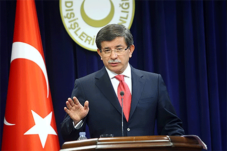 el primer ministro turco, Ahmet Davutoglu Turquía continuará sus ataques desde el aire y desde tierra