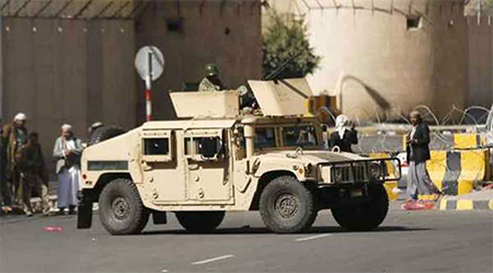 Enfrentamientos en el aeropuerto de Adén Yemen: Enfrentamientos en el aeropuerto de Adén