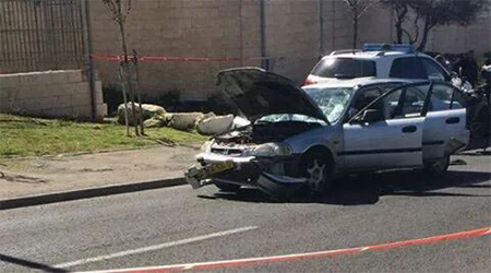 El coche utilizado en el atropello a los sionistas Un palestino atropella a siete sionistas en Al Quds ocupada