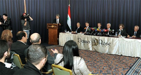 la delegacion turca durante la rueda de prensa en Damasco Presidente de Siria: Erdogan apoya a grupos takfiríes “para agradar a sus amos”