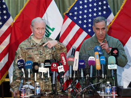 Martin Dempsey y Jaled Obeidi en una rueda de prensa Ministro de Defensa de Iraq: Irán nos ayudó mucho contra Daesh