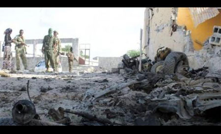ataque de al shabab contra amisom Al Shabab ataca una base de la AMISOM en Mogadiscio