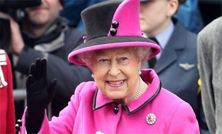 La reina Isabel II Isabel II ratifica realizar el referéndum sobre la permanencia en la UE